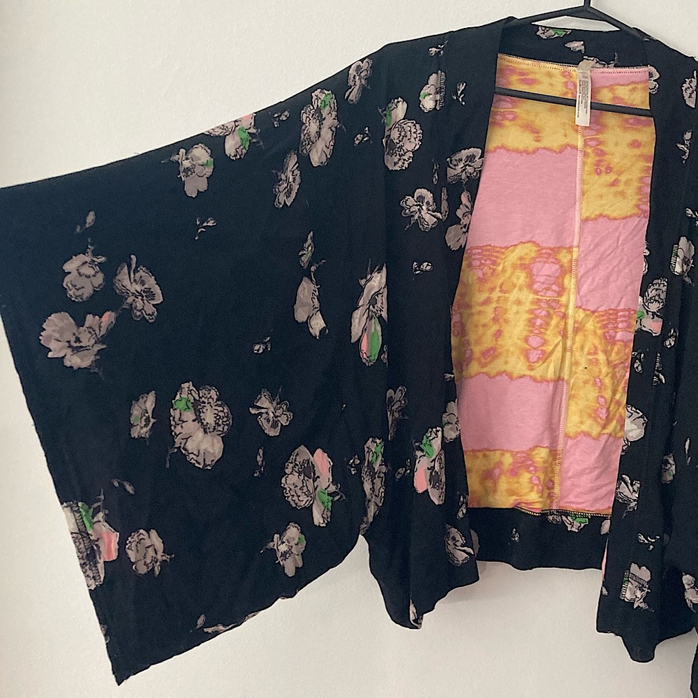 Free people Flowey soft kimono style cardigan